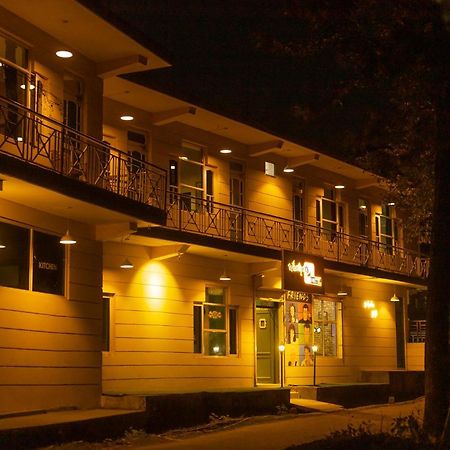 Whoopers Hostel Bir Exterior photo