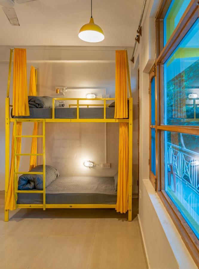 Whoopers Hostel Bir Exterior photo