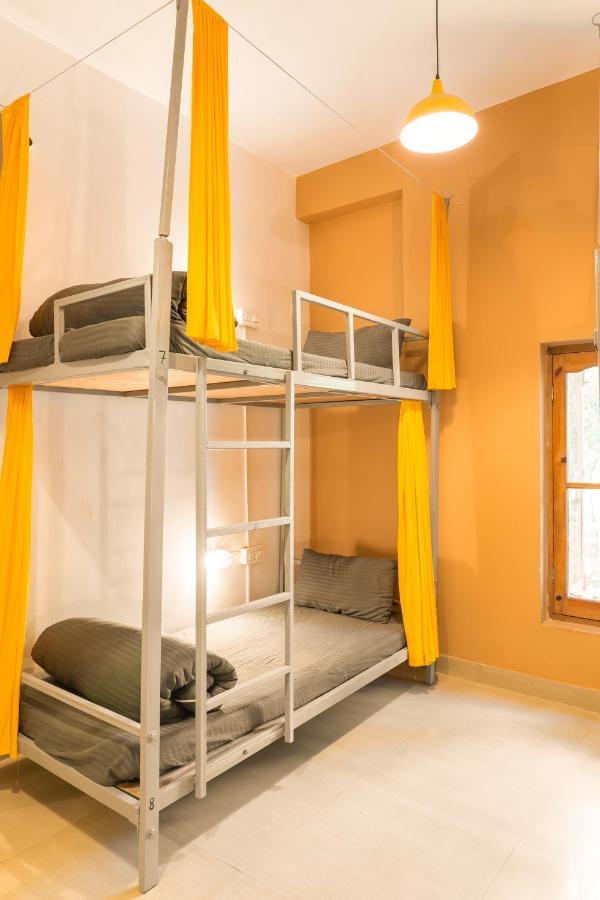 Whoopers Hostel Bir Exterior photo