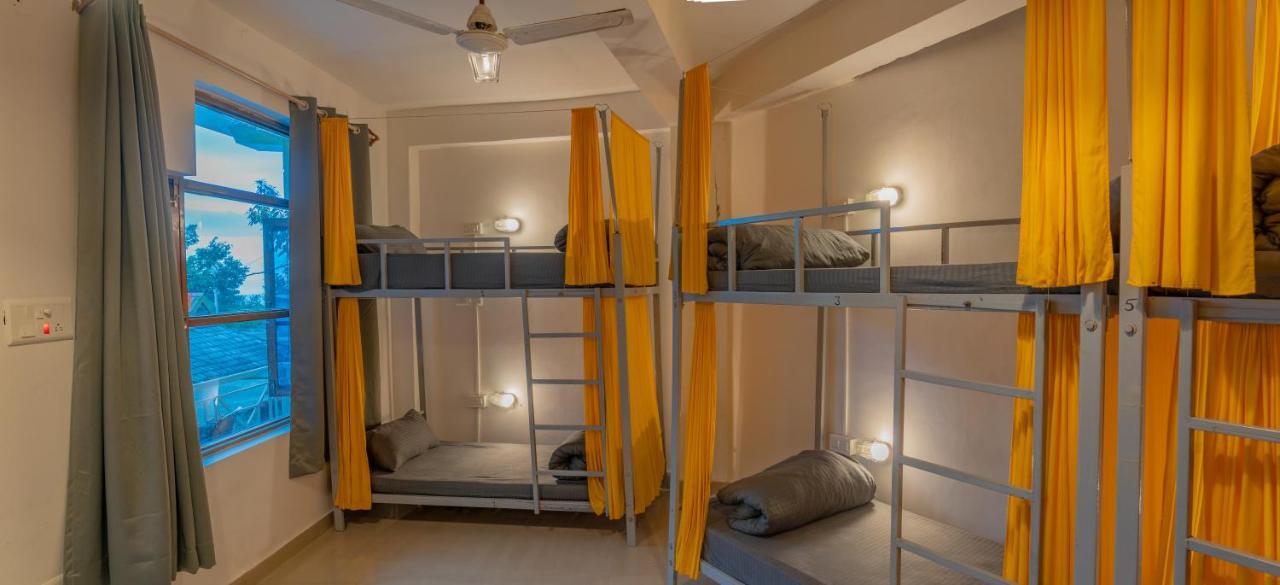 Whoopers Hostel Bir Exterior photo