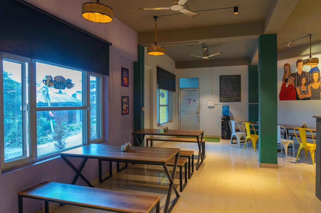 Whoopers Hostel Bir Exterior photo