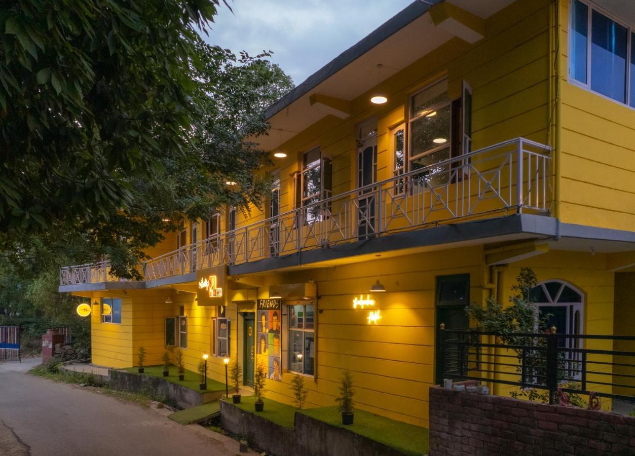 Whoopers Hostel Bir Exterior photo