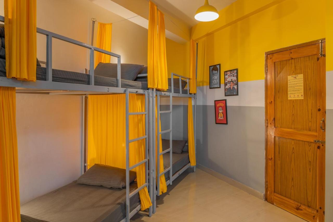 Whoopers Hostel Bir Exterior photo