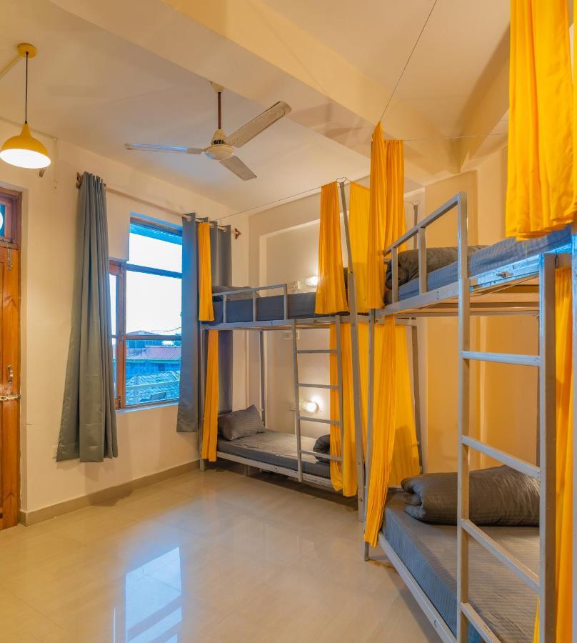 Whoopers Hostel Bir Exterior photo