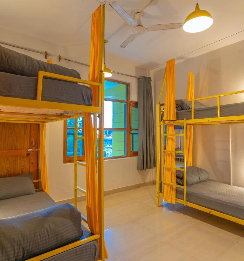 Whoopers Hostel Bir Exterior photo