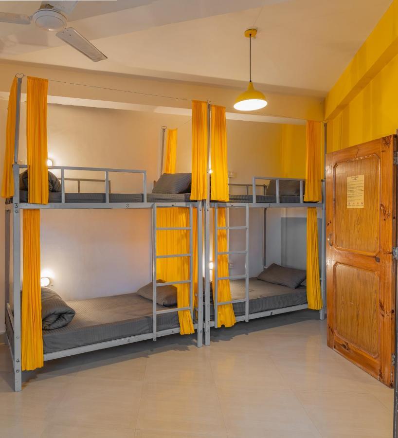 Whoopers Hostel Bir Exterior photo